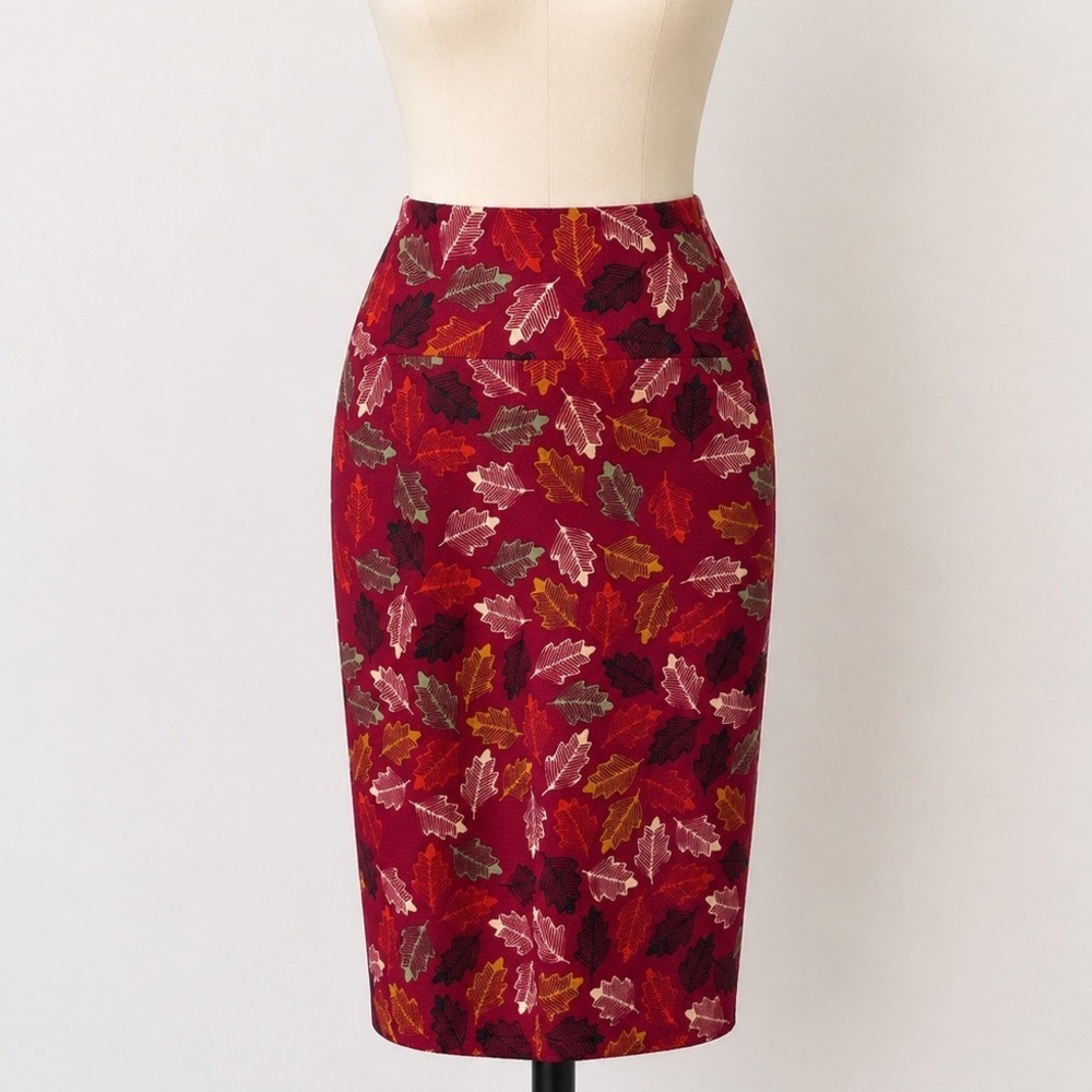 LuLaRoe Cassie Pencil Skirt XL Burgundy Red Autumn Leaf Print Fall Knit Stretch‎